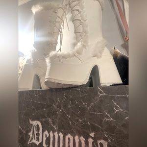 CAMEL-311 DEMONIA PLATFORM BOOT•never worn out and  comes with the demonia box
